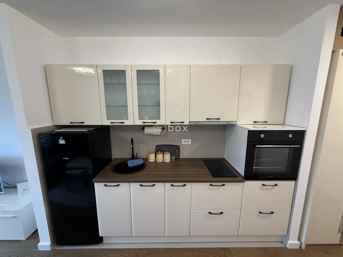 Prodaja, garsonjera, 33m², Medijana, Niš