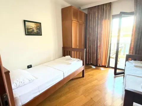 Izdavanje, dvosoban stan, 85m², Rafailovići, Budva - image 9