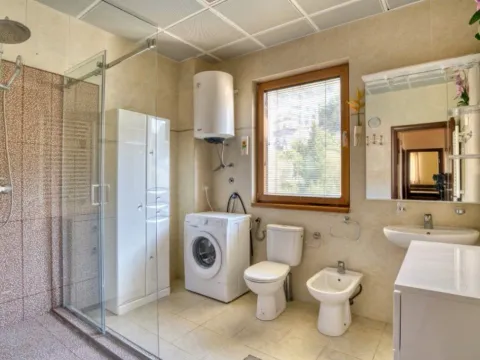 Sale, three bedroom apartment, 146m², Sveti Stefan, Budva - image 12