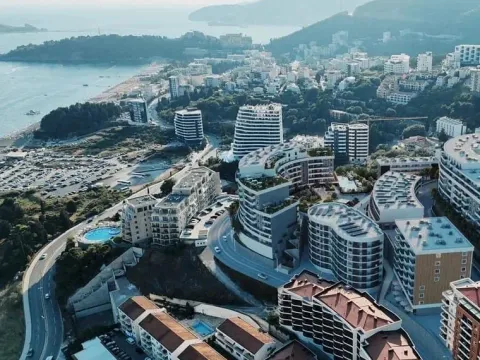 Sale, one bedroom apartment, 44m², Bečići, Budva - image 1