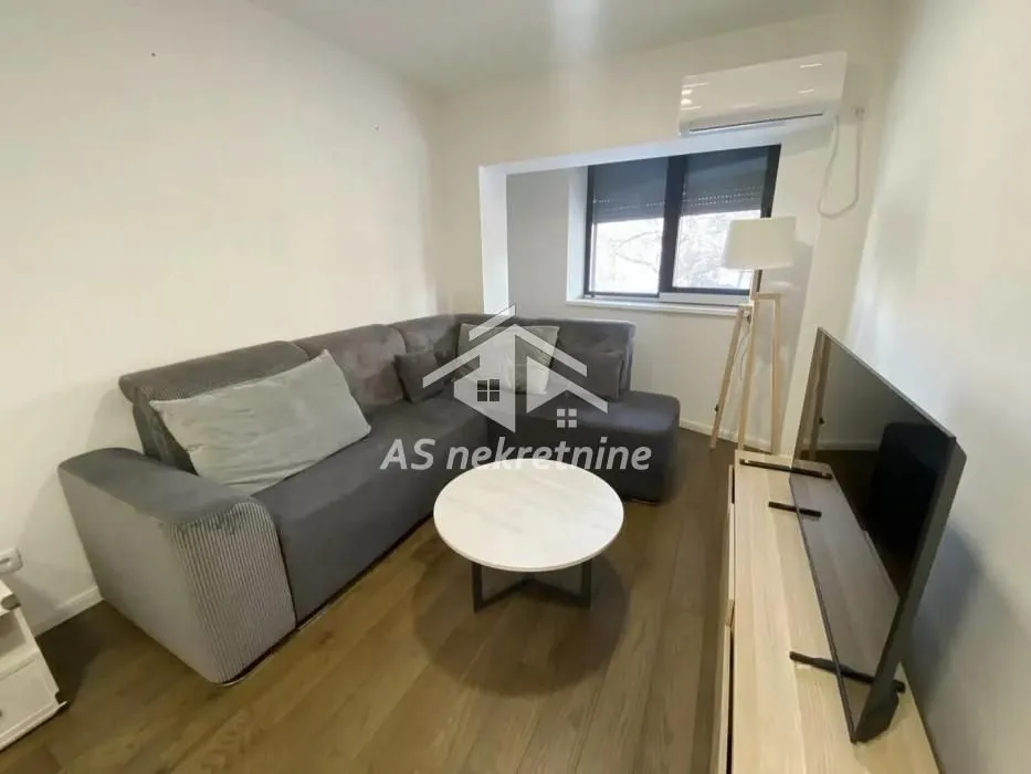Rent, apartment, 77m², Vračar Sve Podlokacije, Beograd
