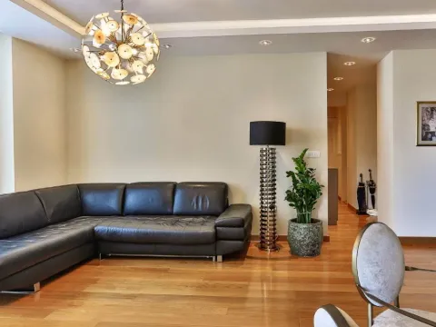 Prodaja, dvosoban stan, 72m², Budva, Crna Gora - image 2