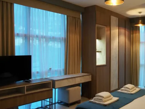 Rent, hospitality venue, 400m², Sutomore, Bar - image 11