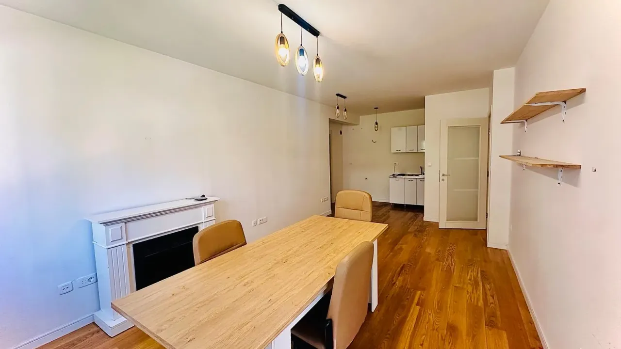 Izdavanje, jednosoban stan, 49m², Central Point, Podgorica
