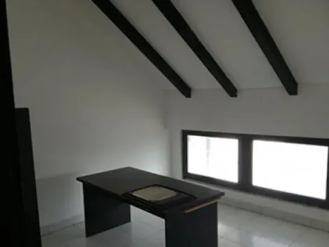 Izdavanje, poslovni prostor, 195m², Surčin, Beograd - image 4