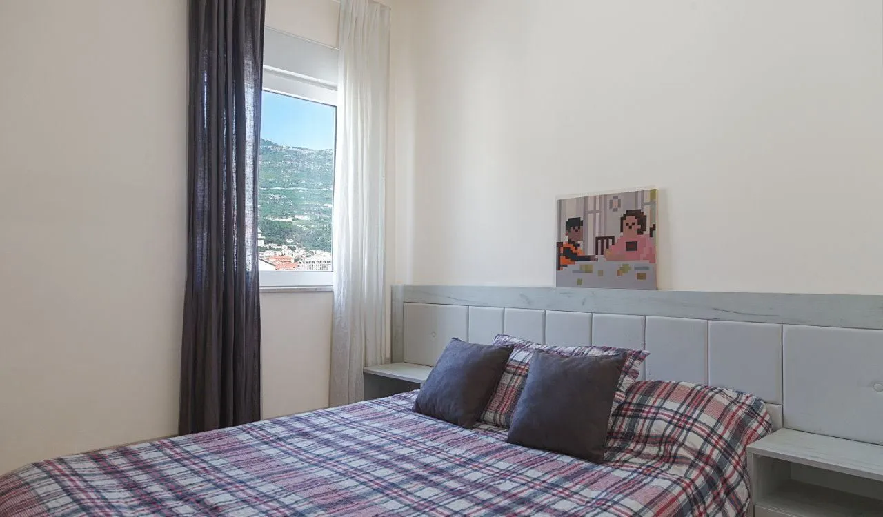 Prodaja, trosoban stan, 85m², Centar, Budva