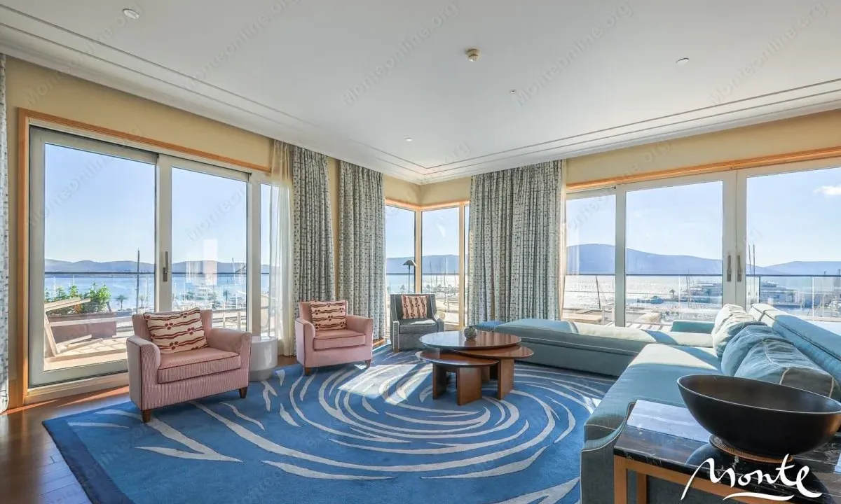 Sale, three bedroom apartment, 381m², Tivat, Crna Gora