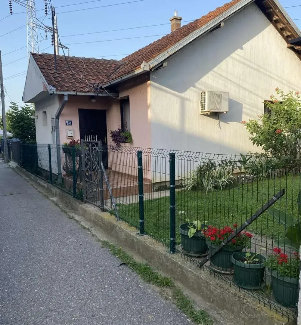 Izdavanje, kuća, 83m², Čukarica, Beograd