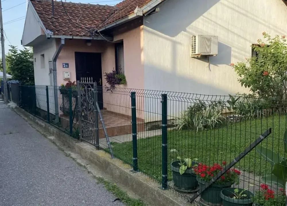 Rent, house, 83m², Čukarica, Beograd