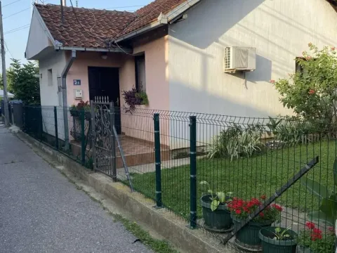 Izdavanje, kuća, 83m², Čukarica, Beograd - image 1