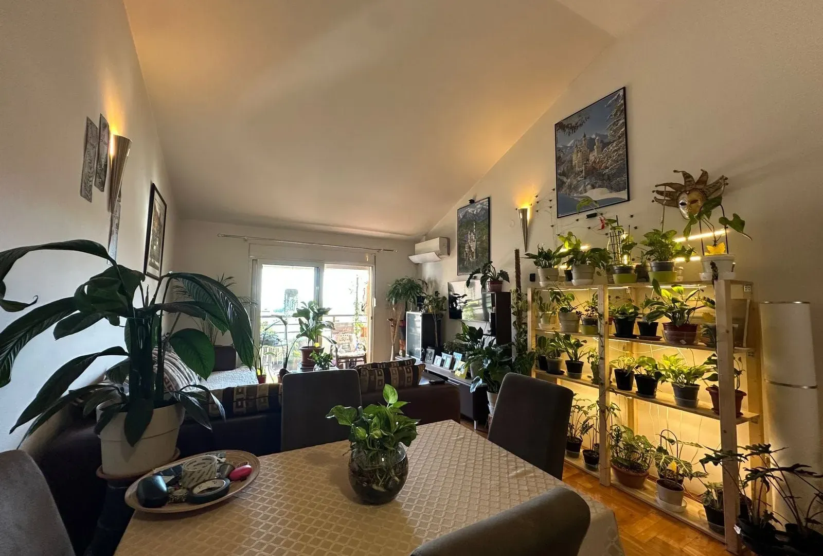 Prodaja, dvosoban stan, 74m², Lazi, Budva
