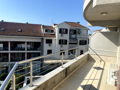 Izdavanje, jednosoban stan, 64m², Centar, Tivat - image 8