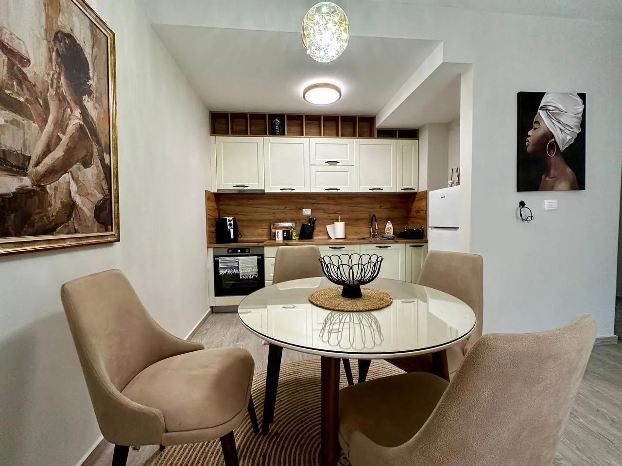 Rent, one bedroom apartment, 57m², Bečići, Budva
