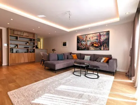 Rent, apartment, 120m², Centar, Podgorica - image 2