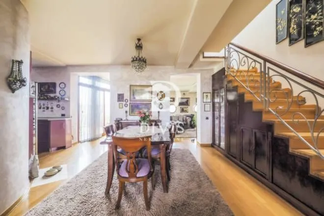 Sale, apartment, 250m², Cvetni Trg, Vračar Sve Podlokacije