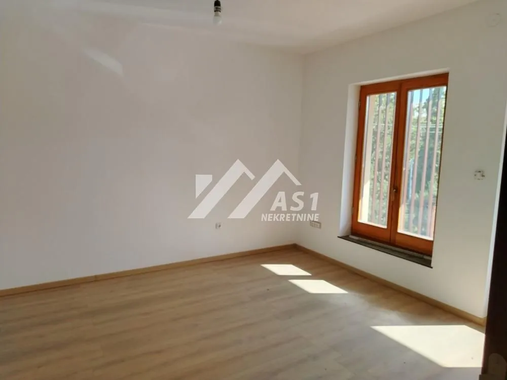 Rent, house, 268m², Adamovićevo Naselje, Novi Sad Sve Podlokacije