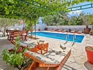 Izdavanje, kuća, 110m², Tivat, Crna Gora - image 21