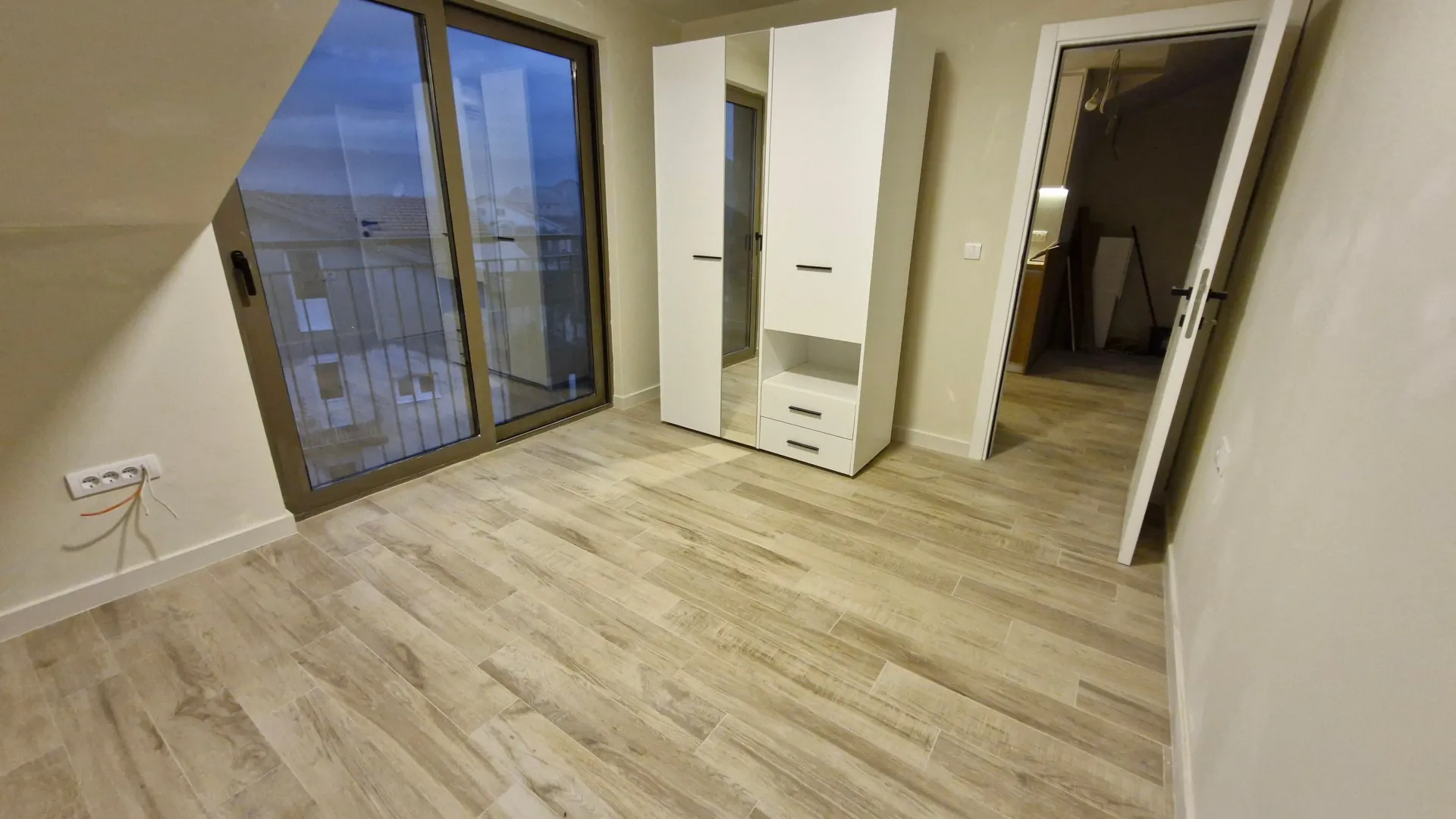Prodaja, dvosoban stan, 90m², Dumidran, Tivat