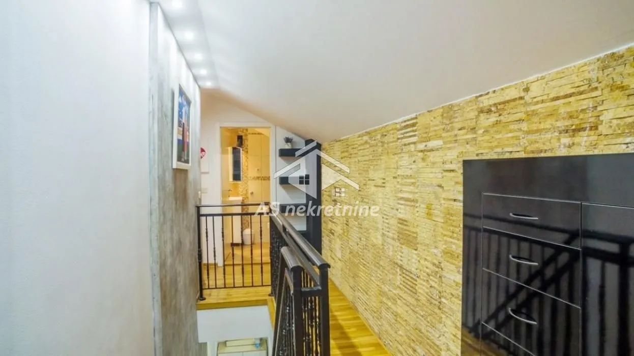 Rent, four bedroom apartment, 140m², Đeram Pijaca, Beograd