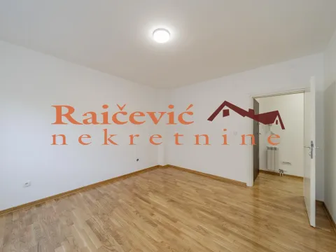 Izdavanje, poslovni prostor, 117m², Voždovac Sve Podlokacije, Beograd - image 12