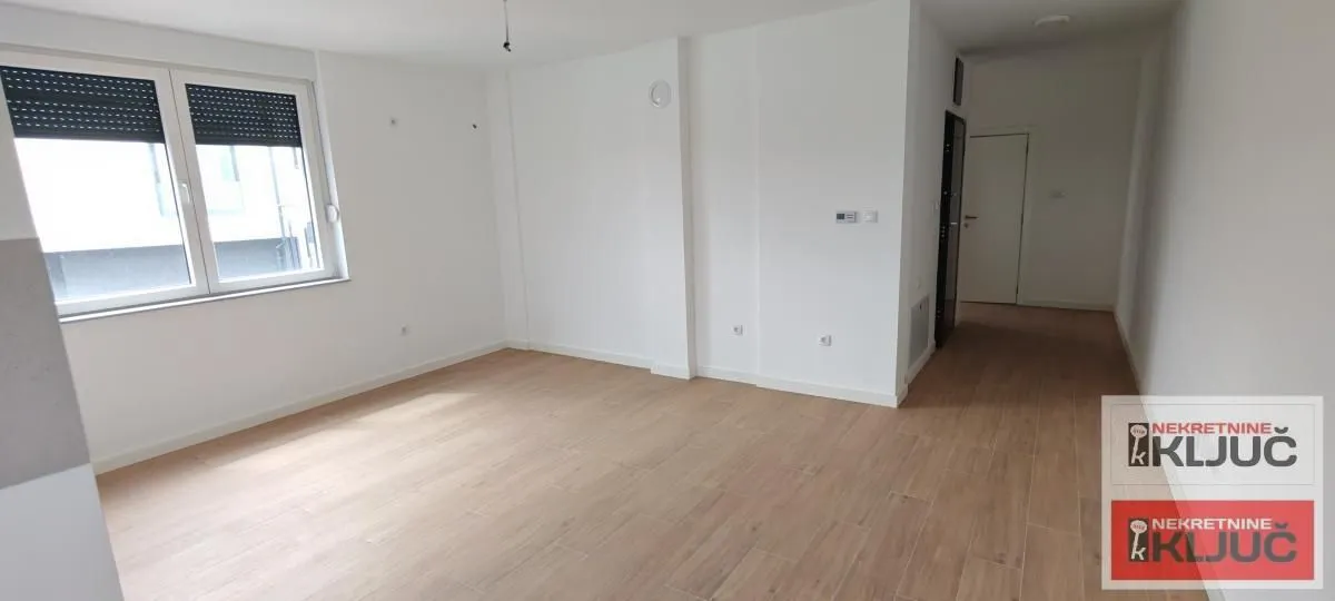 Prodaja, trosoban stan, 72m², Alibegovac, Petrovaradin