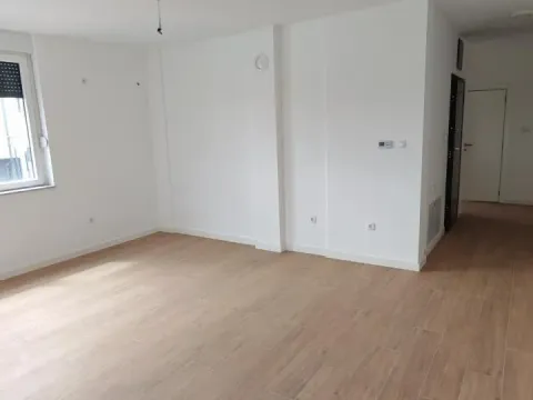 Prodaja, trosoban stan, 72m², Alibegovac, Petrovaradin - image 3