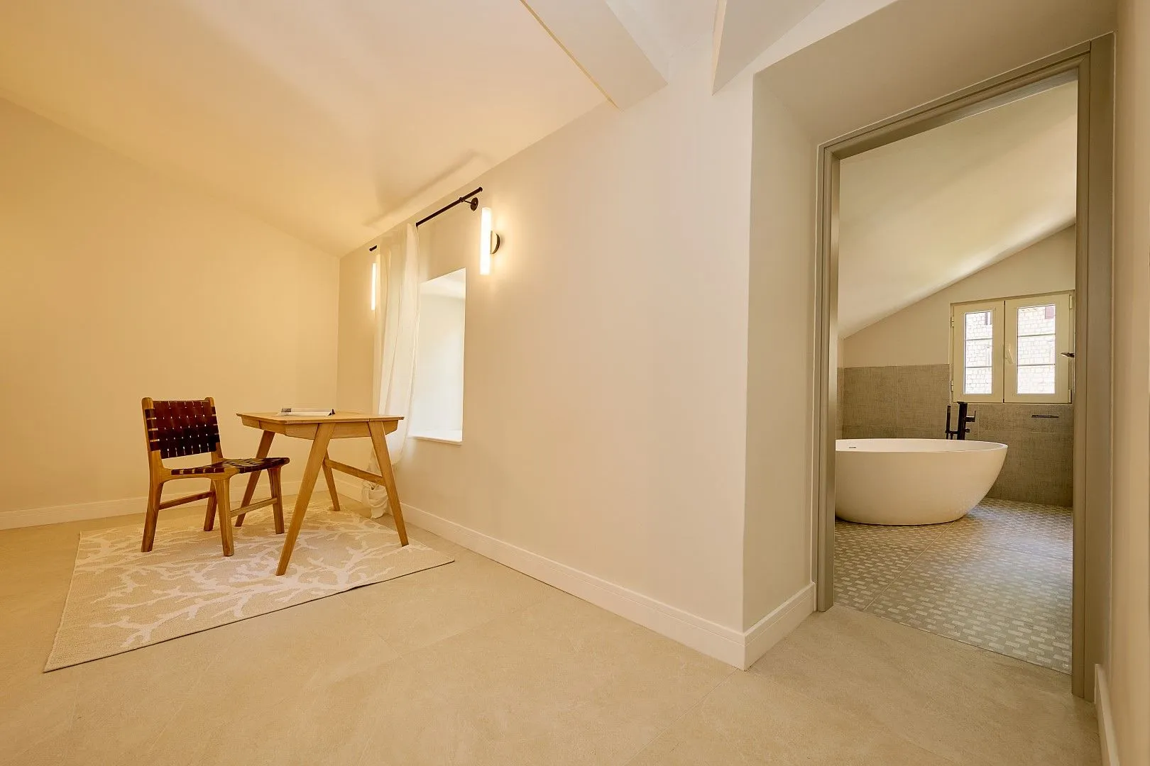 Rent, house, 200m², Dobrota, Kotor