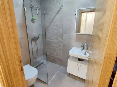 Sale, one bedroom apartment, 43m², Bečići, Budva - image 9