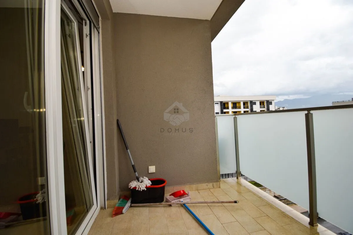 Izdavanje, dvosoban stan, 58m², Pobrežje, Podgorica