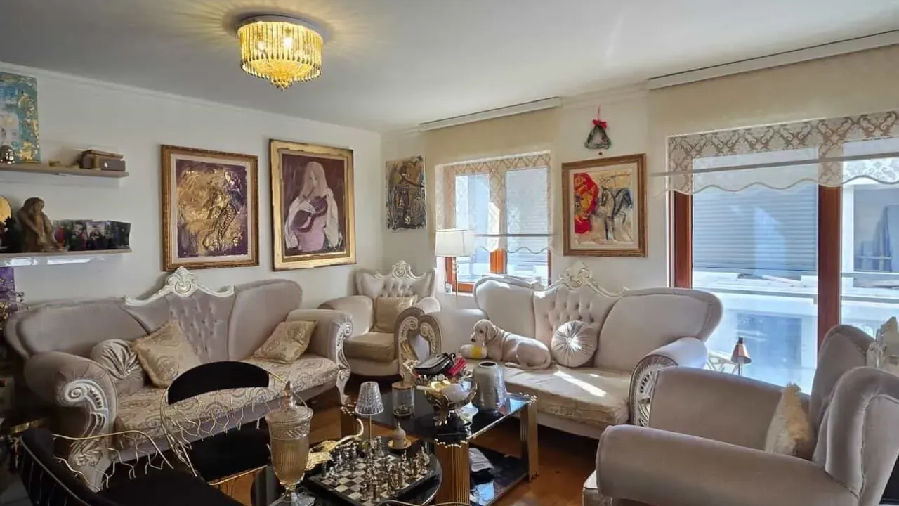 Prodaja, trosoban stan, 130m², Tološka šuma, Podgorica