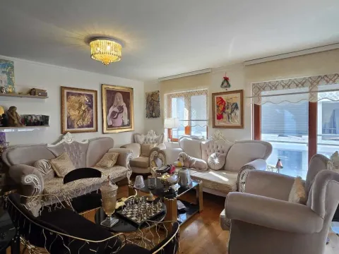 Stan in Tološka šuma