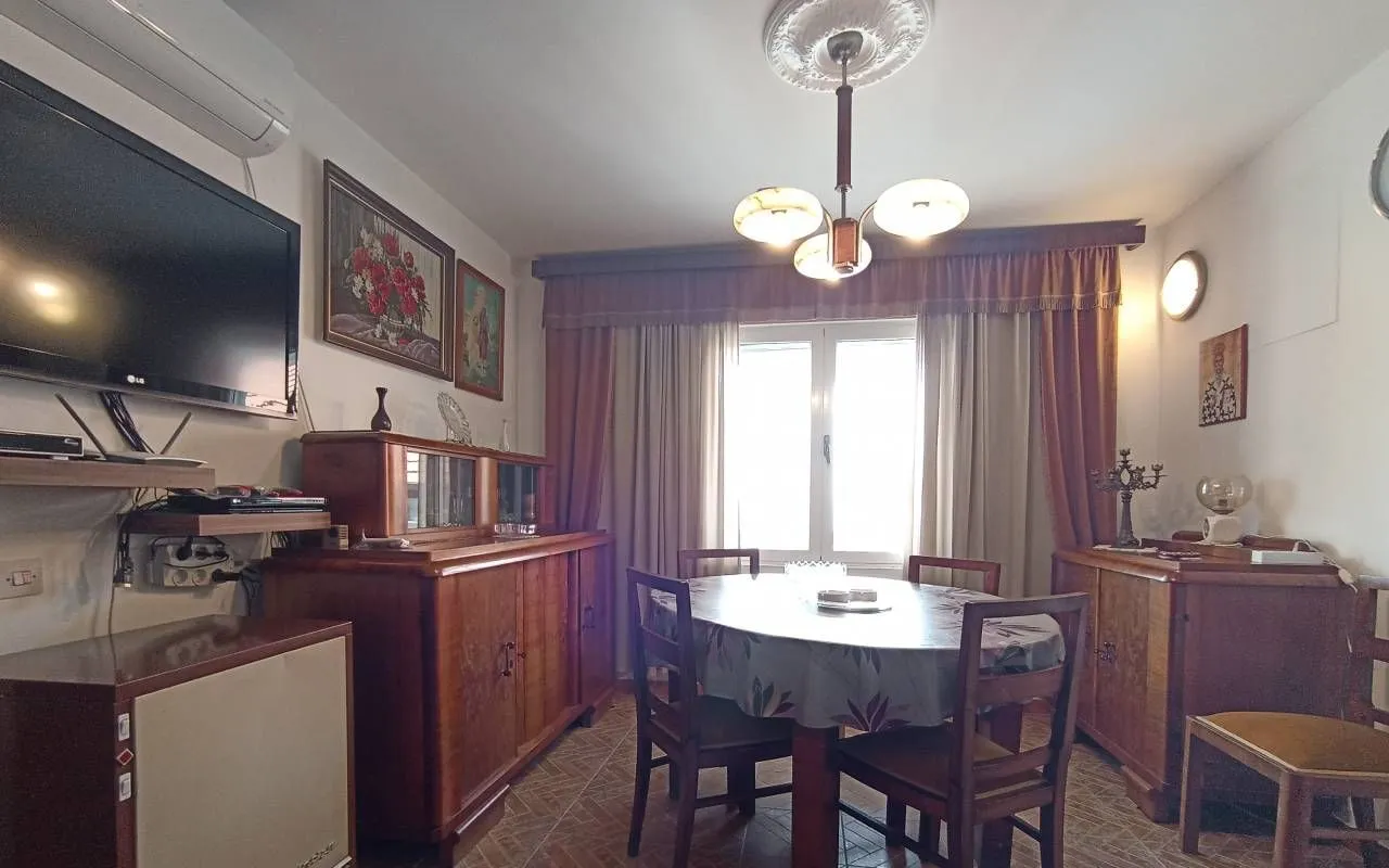 Izdavanje, kuća, 100m², Dobra Voda, Budva