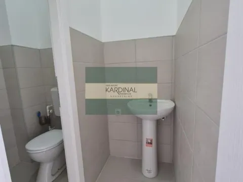 Rent, office space, 75m², Jagodina, Srbija - image 17