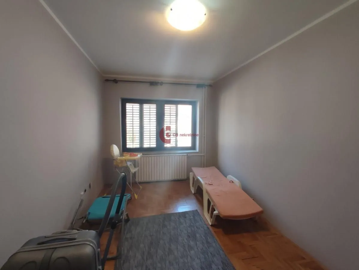 Prodaja, kuća, 268m², Kertvaroš, Subotica