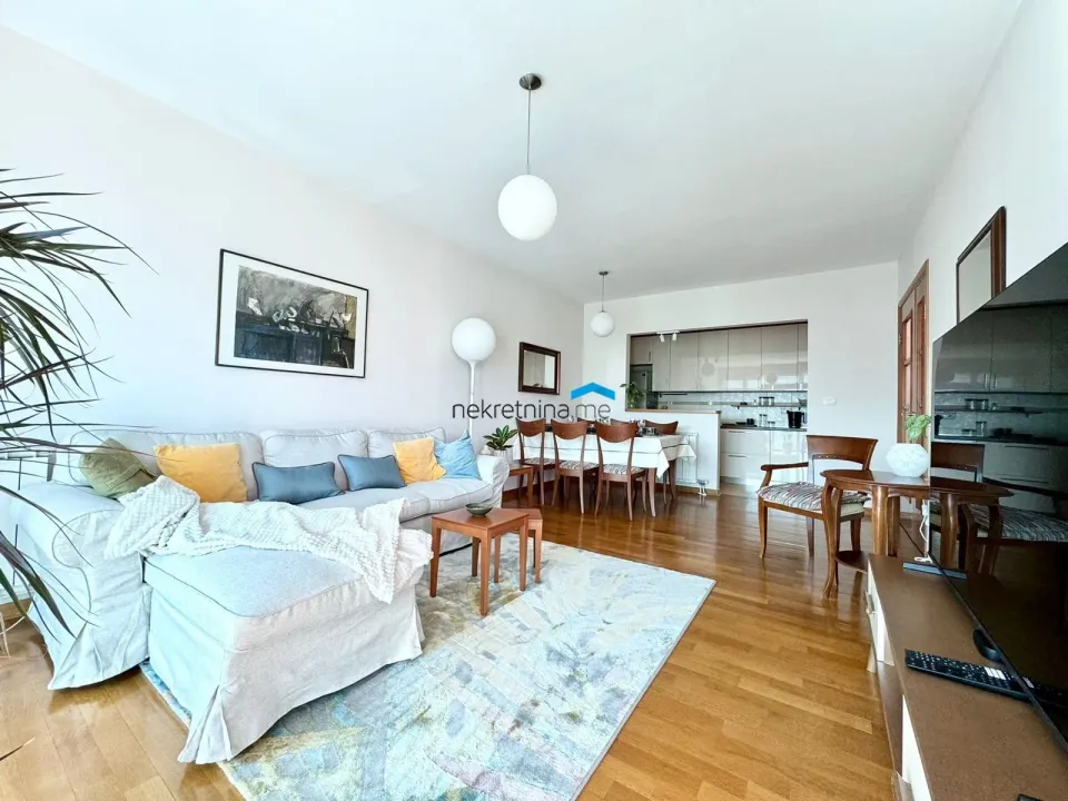 Izdavanje, dvosoban stan, 80m², Preko Morače, Podgorica