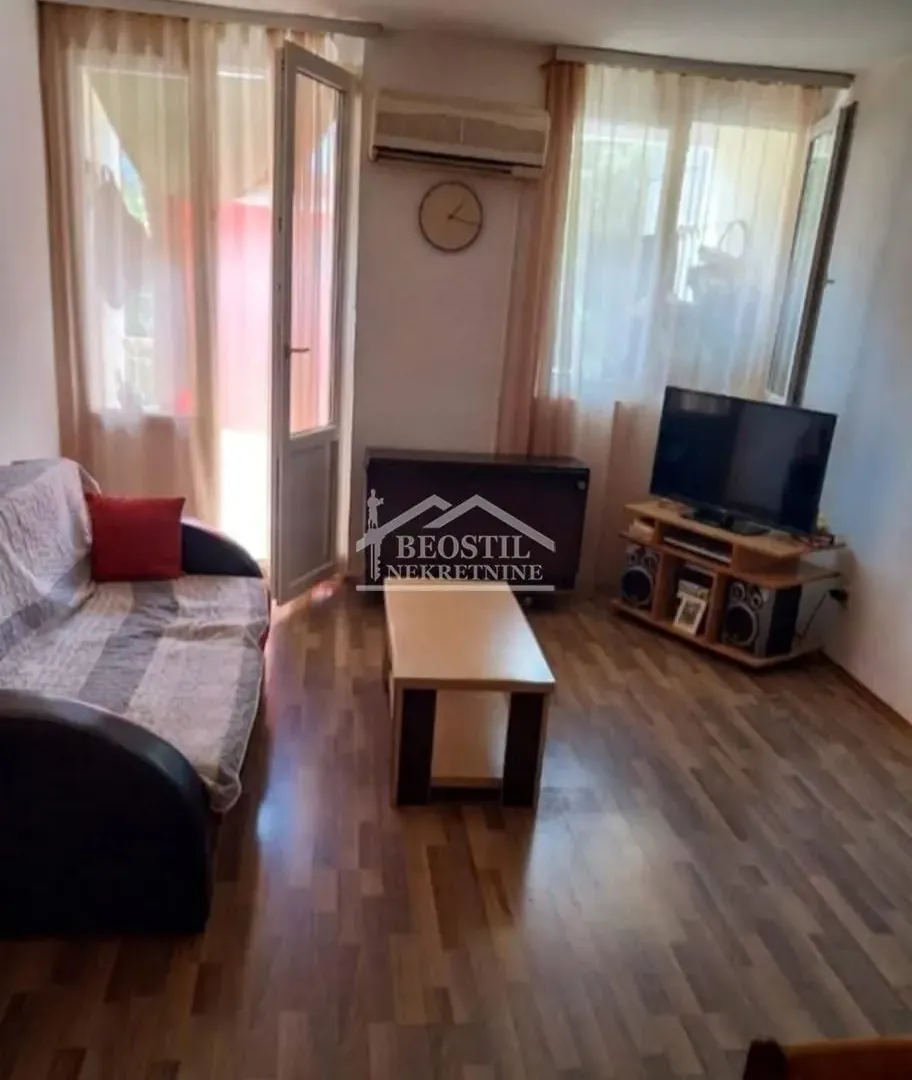 Prodaja, dvosoban stan, 61m², Resnik, Beograd