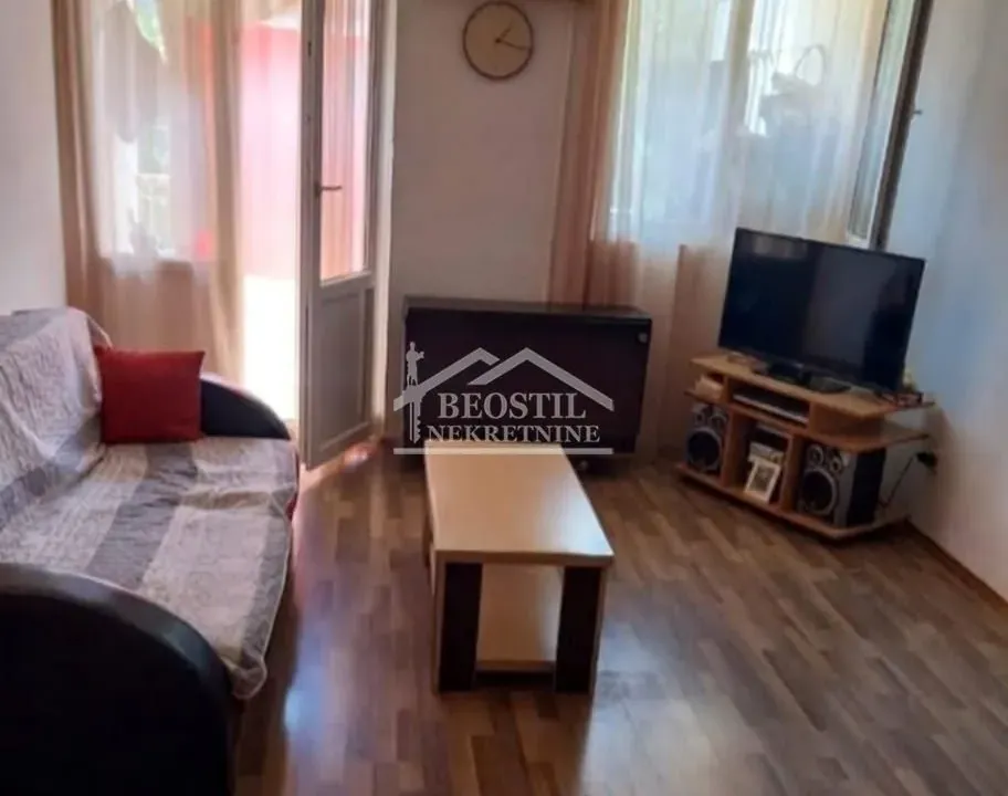 Prodaja, dvosoban stan, 61m², Resnik, Beograd