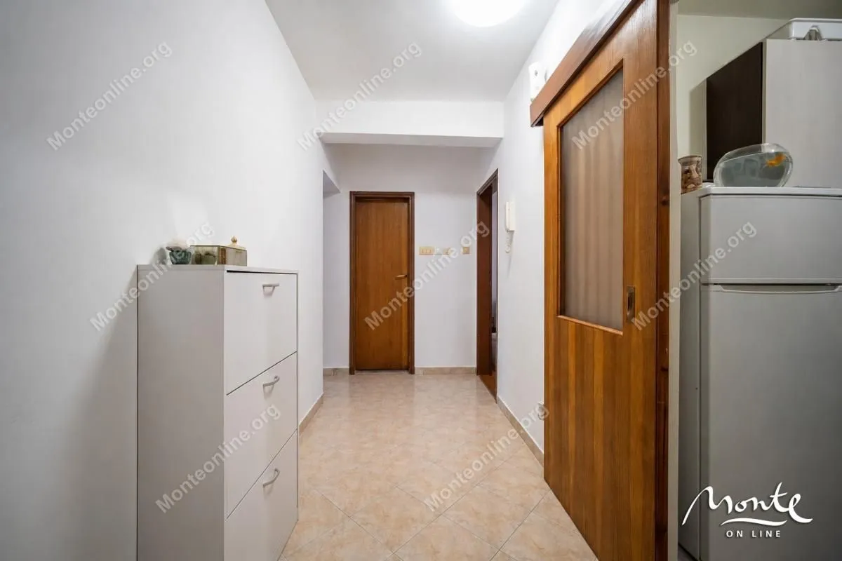 Sale, three bedroom apartment, 88m², Dobrota, Kotor