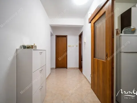 Sale, three bedroom apartment, 88m², Dobrota, Kotor - image 27