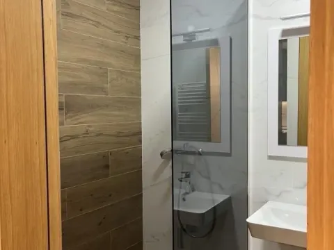 Izdavanje, dvosoban stan, 52m², Stari grad, Novi Sad - image 10