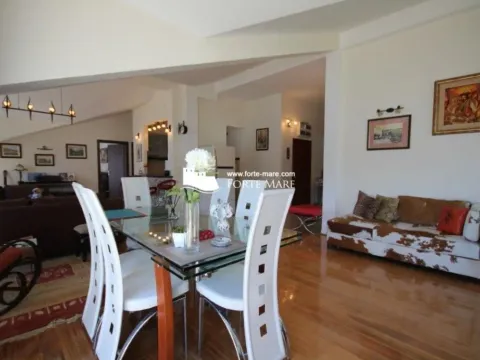 Prodaja, četvorosoban stan, 127m², Njivice, Herceg Novi - image 2