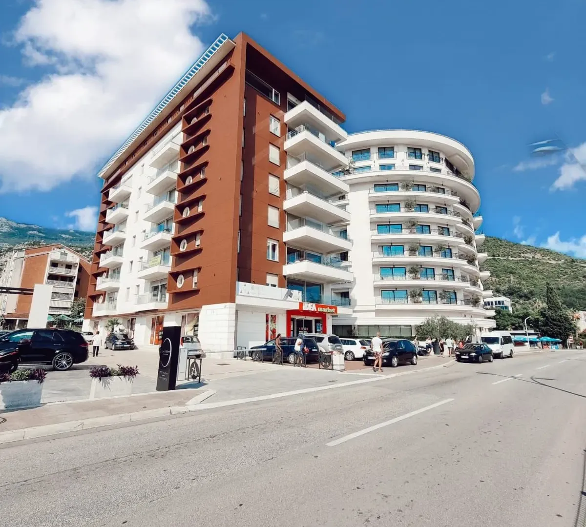 Prodaja, jednosoban stan, 61m², Centar, Budva
