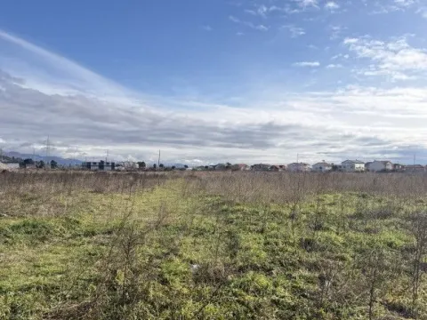 Zemljište in Donja Gorica