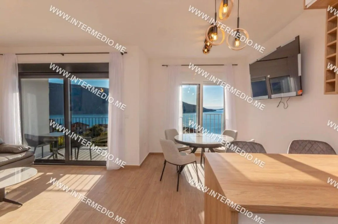 Rent, two bedroom apartment, 61m², Kumbor, Herceg Novi