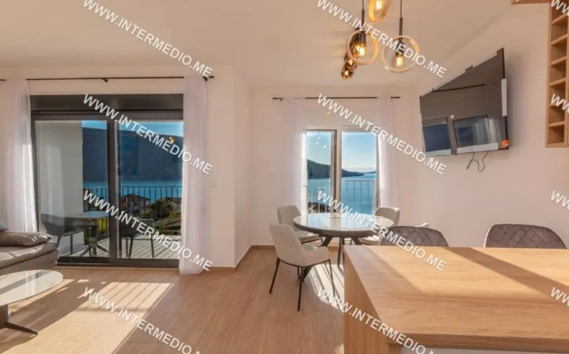 Rent, two bedroom apartment, 61m², Kumbor, Herceg Novi