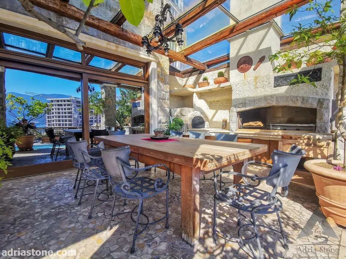 Sale, house, 820m², Centar, Budva