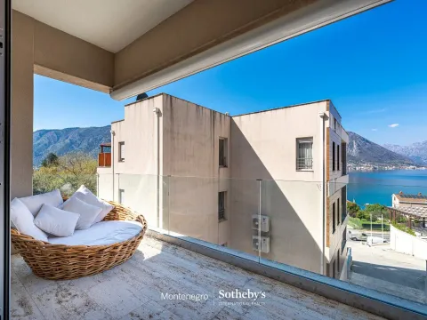 Sale, two bedroom apartment, 82m², Dobrota, Kotor - image 11