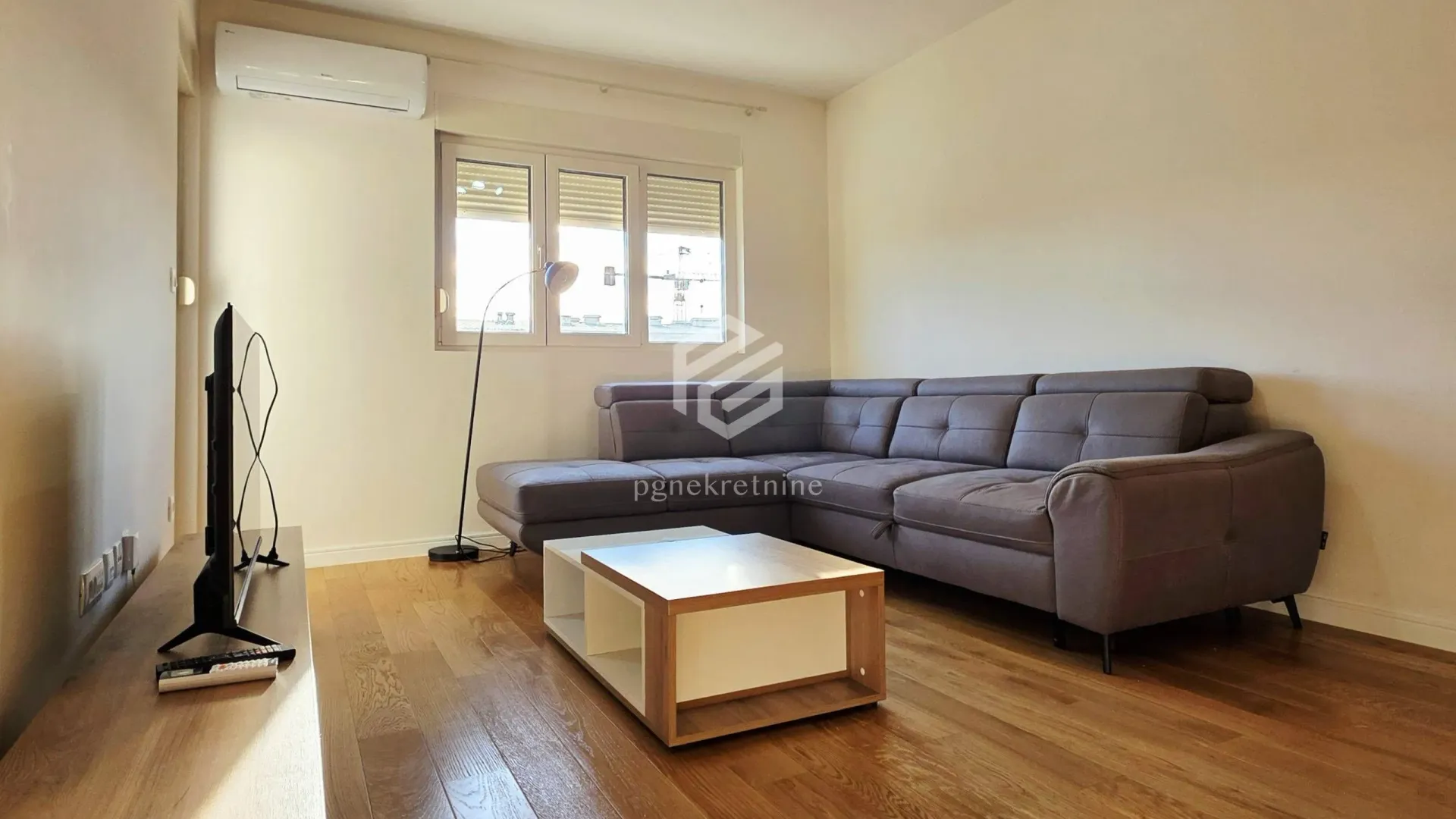 Prodaja, jednosoban stan, 49m², Central Point, Podgorica