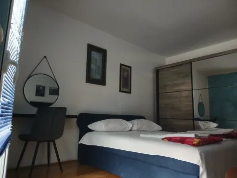 Rent, studio apartment, 30m², Podkošljun, Budva - image 1