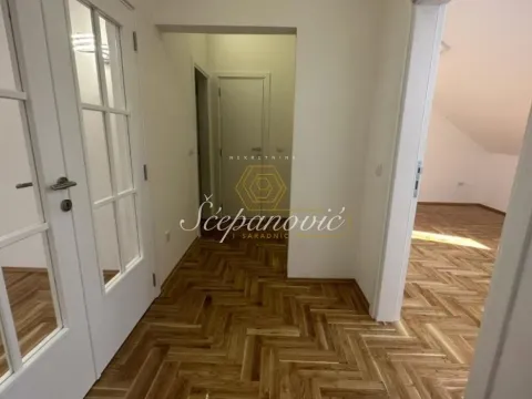 Prodaja, četvorosoban stan, 99m², Centar, Novi Sad - image 9